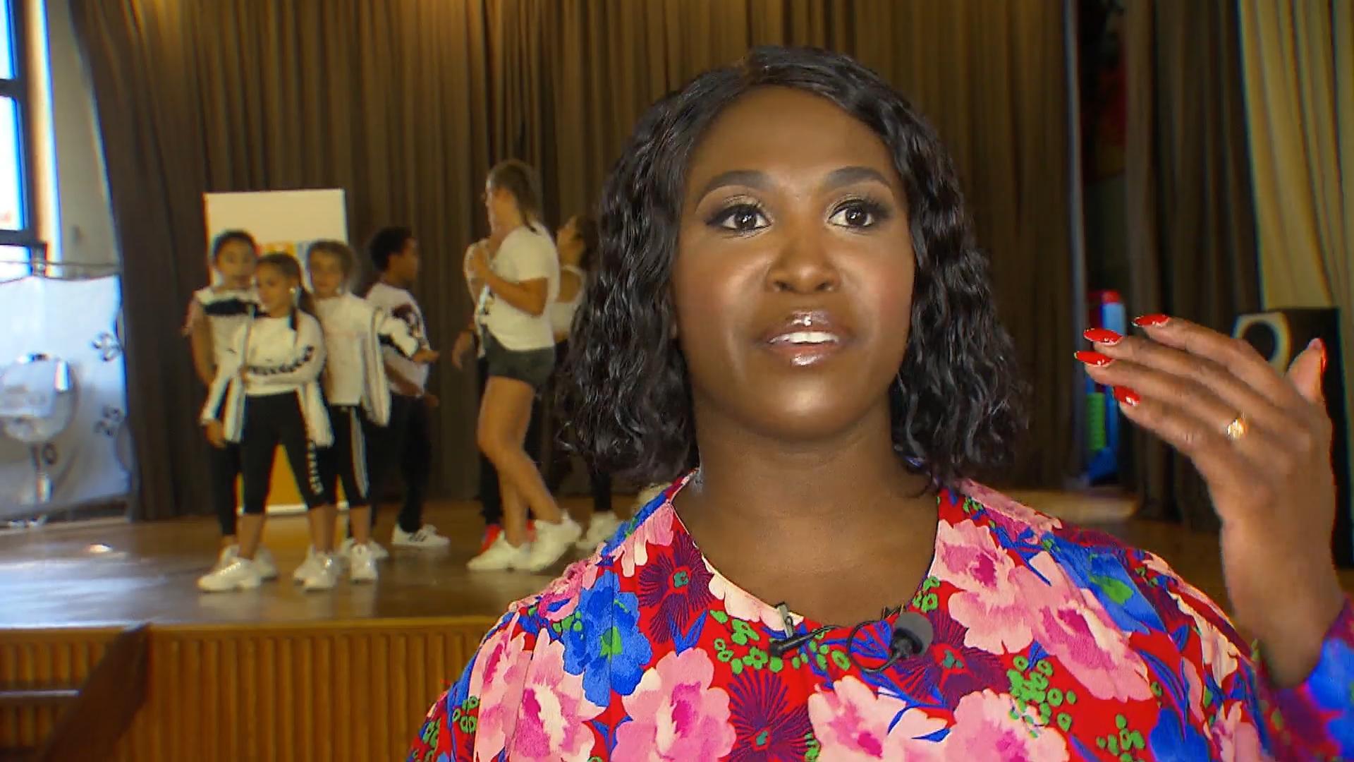 Motsi Mabuse gibt HipHop-Tanzkurs für Kinder
