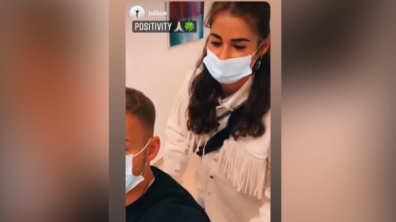 Sarah Lombardi verarztet ihren Freund Julian