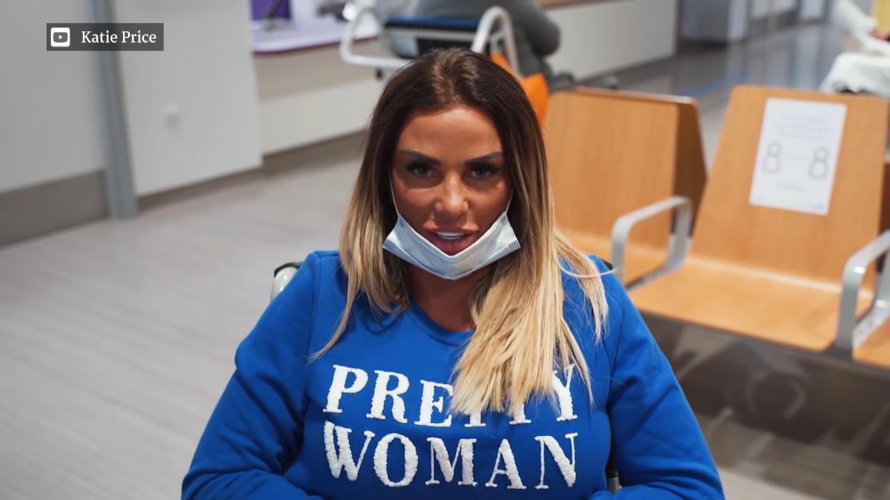 Katie Price kann nach schwerer OP wieder stehen