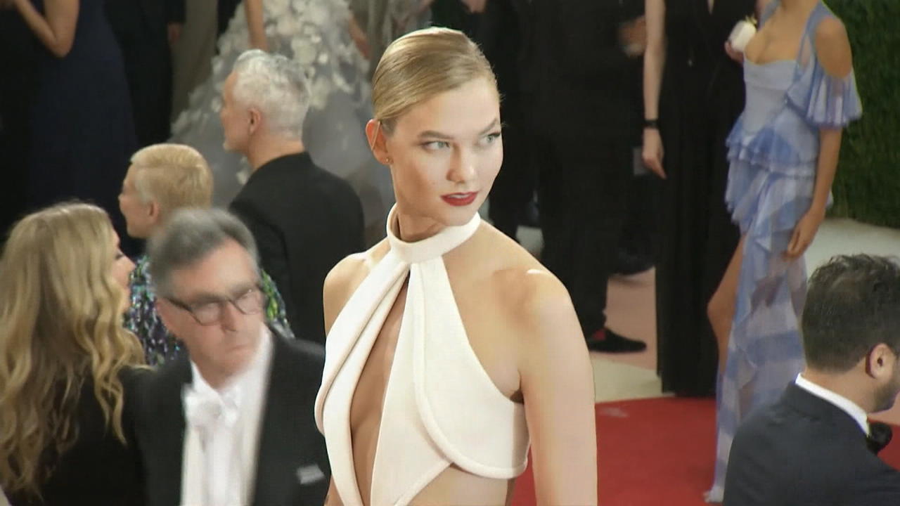 Model Karlie Kloss soll schwanger sein