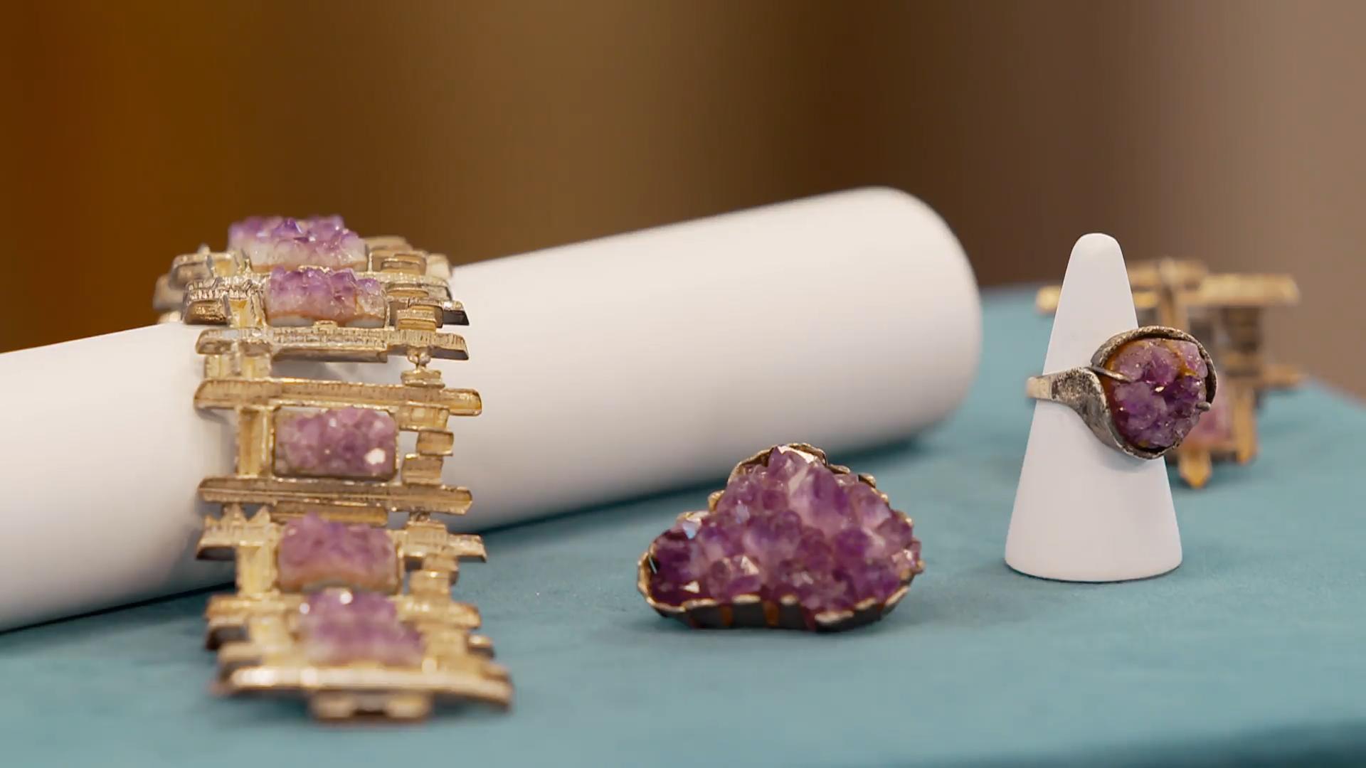 Dieses alte Amethyst-Schmuckset ist ein Blickfang