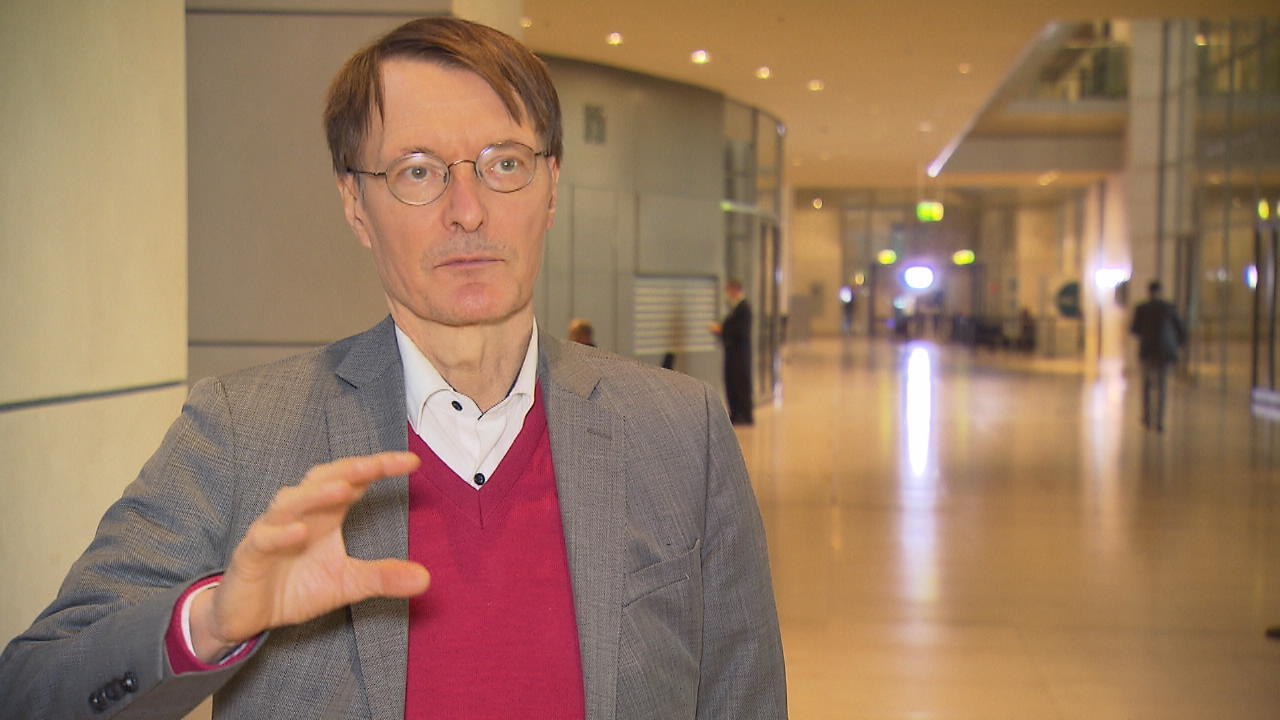 Karl Lauterbach erklärt neue RKI-Teststrategie