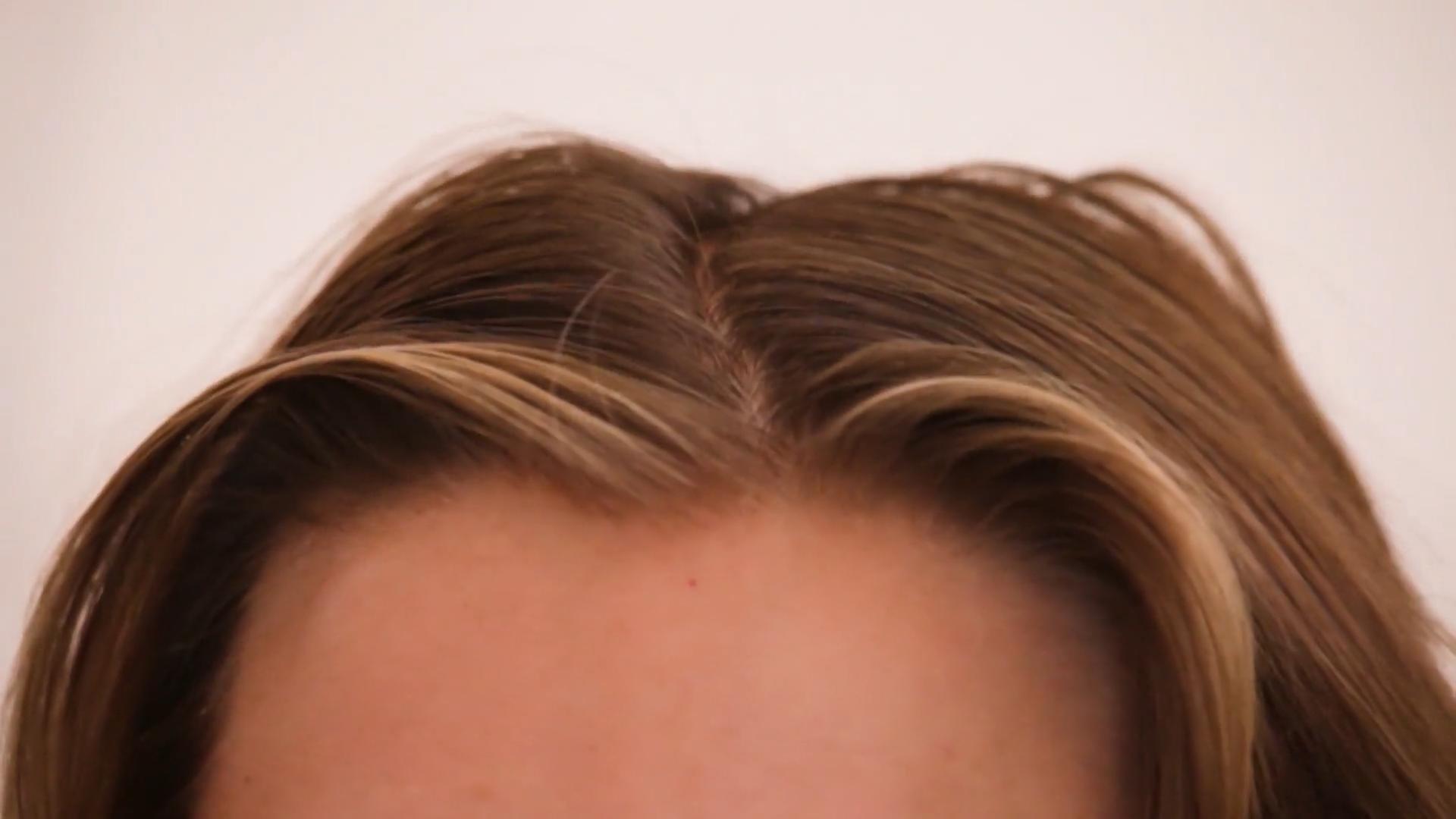 3 Produkte im Test: DAS hilft wirklich gegen fettige Haare