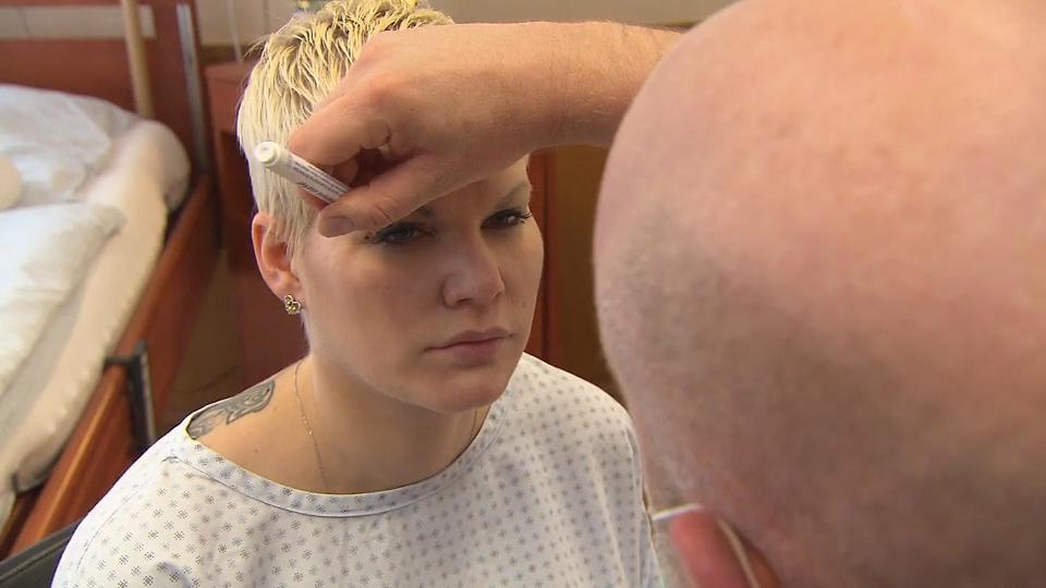 Melanie Müller war wieder beim Beauty-Doc