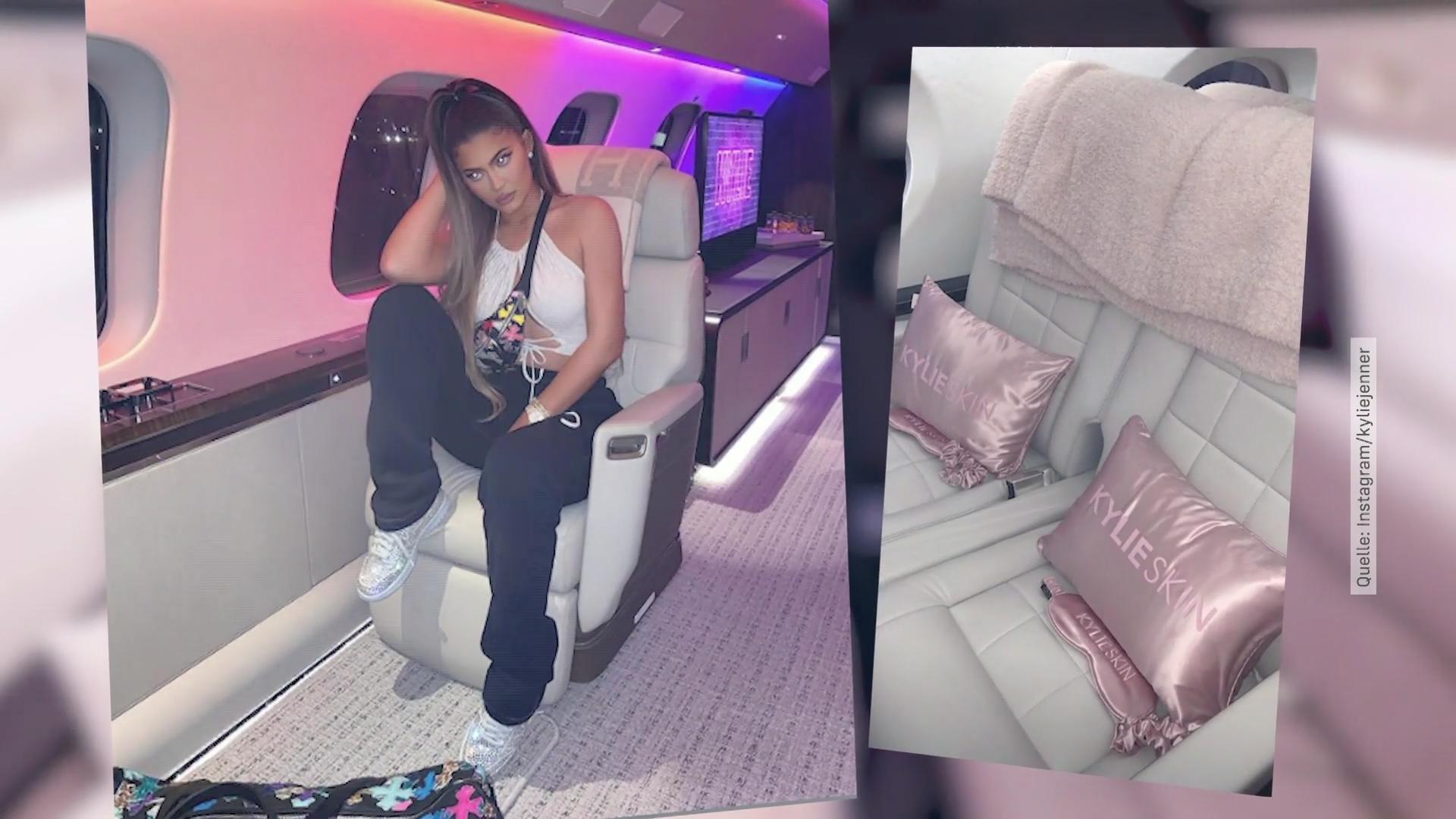 Kylie Jenner zeigt ihren rosafarbenen Privatjet