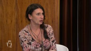 So bewertet die Konkurrenz Linnas Outfit