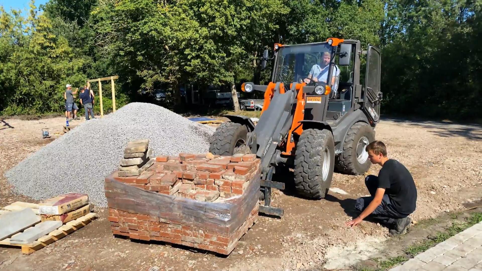 Es ist extrem heiß - doch die Arbeit wartet nicht