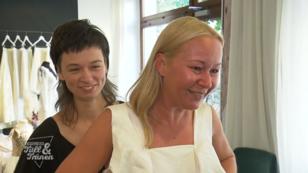 Die Mikadoseide haut Jennifer um