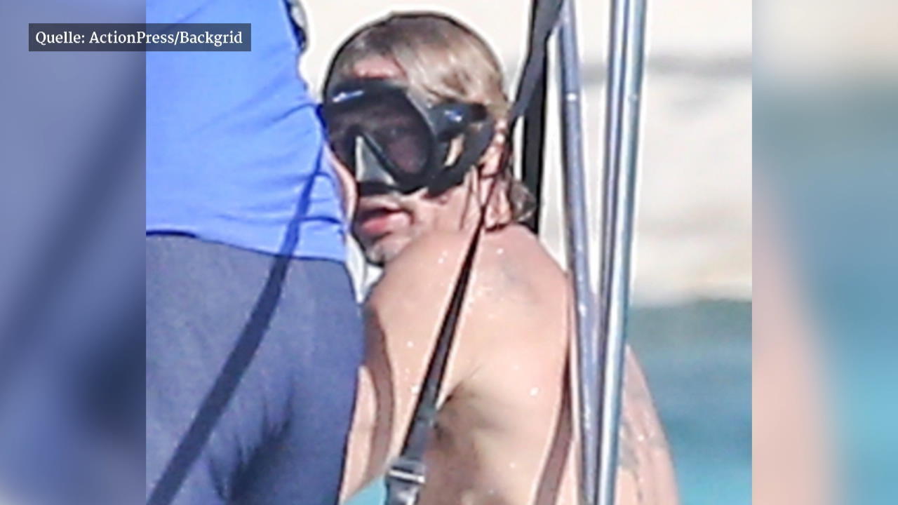 Beim Schnorcheln: Brad Pitt zeigt seine Rückentattoos