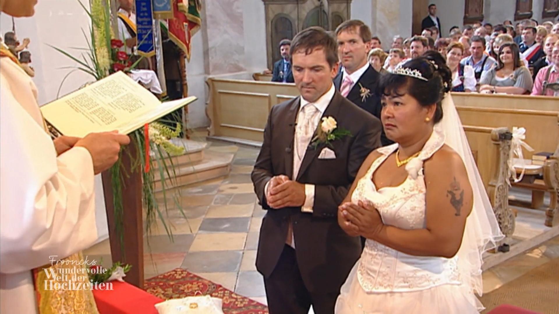 Die Hochzeit von Bauer Josef und seiner Narumol