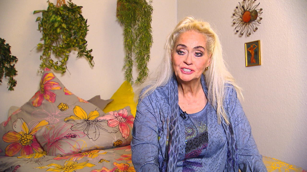 Bea Fiedler weint um ihr junges Ich