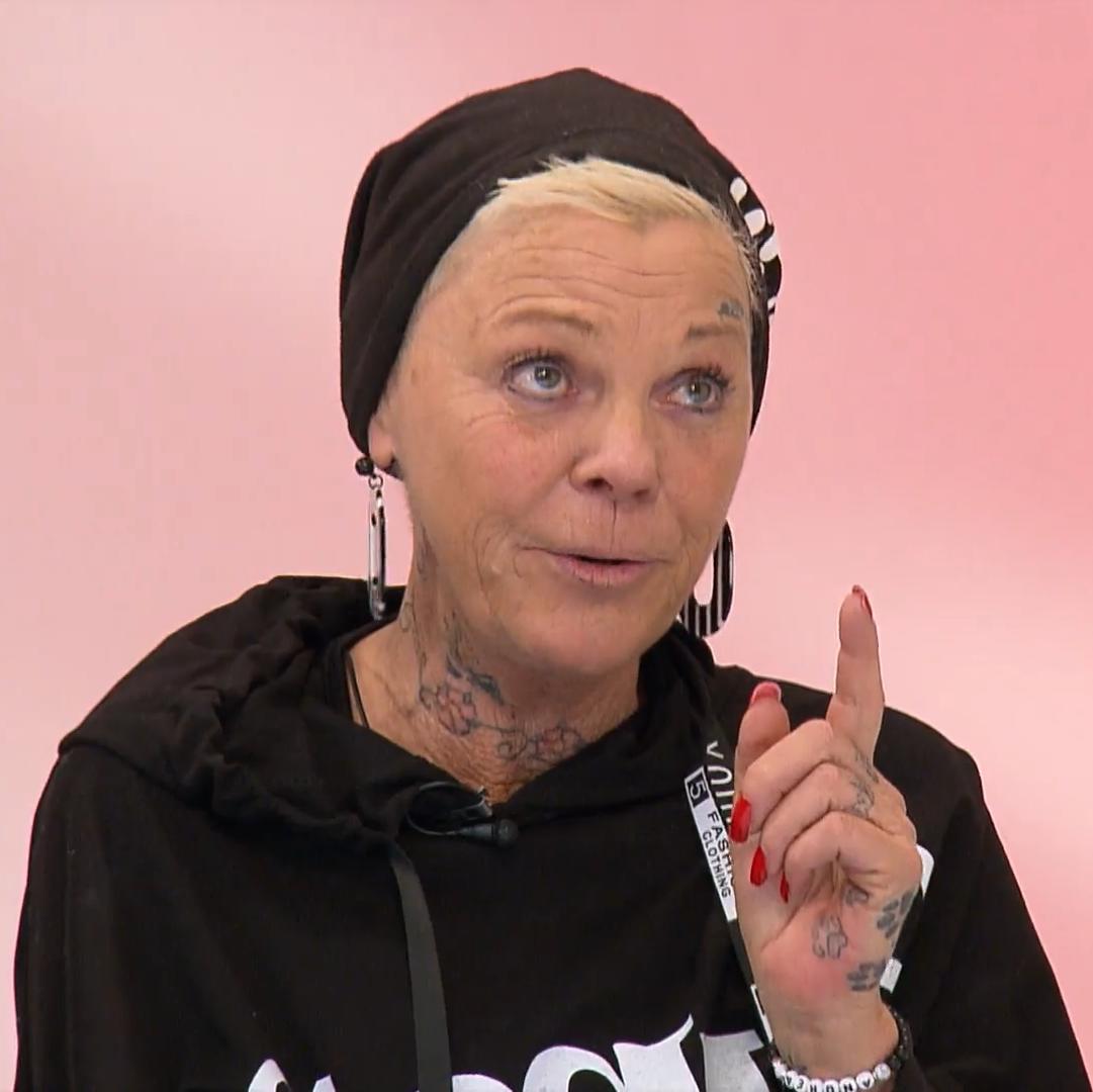 Harte Kritik von Andrea an Sonias Look