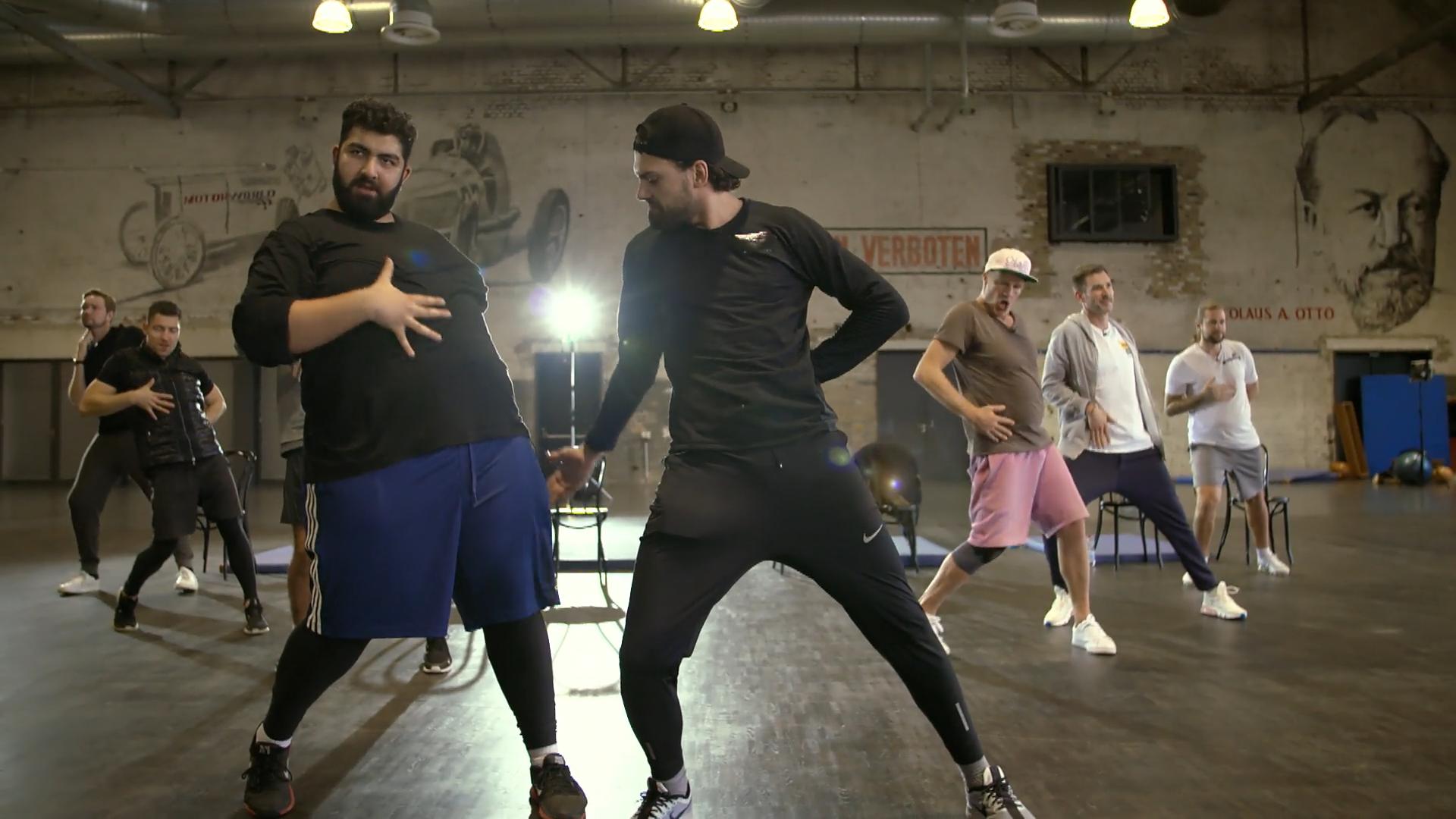 Das erste Tanztraining für die "Men's Night"