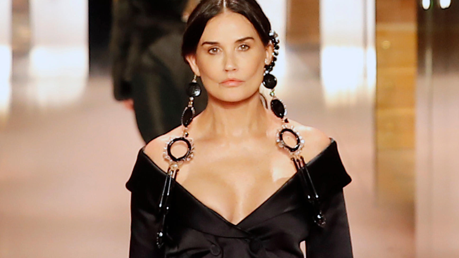 Demi Moore sieht SEHR verändert aus