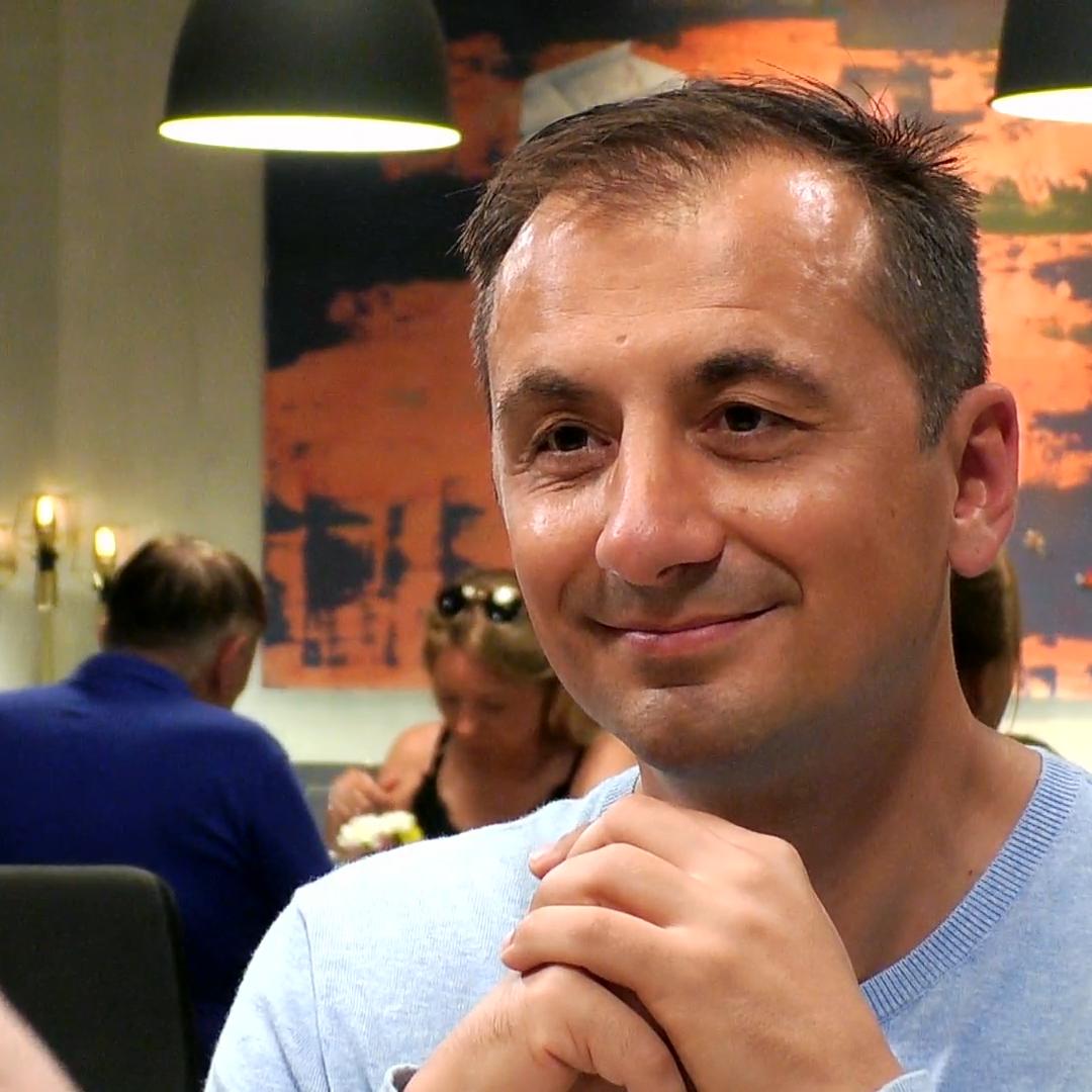 Hier wird definitiv am Tisch geflirtet!