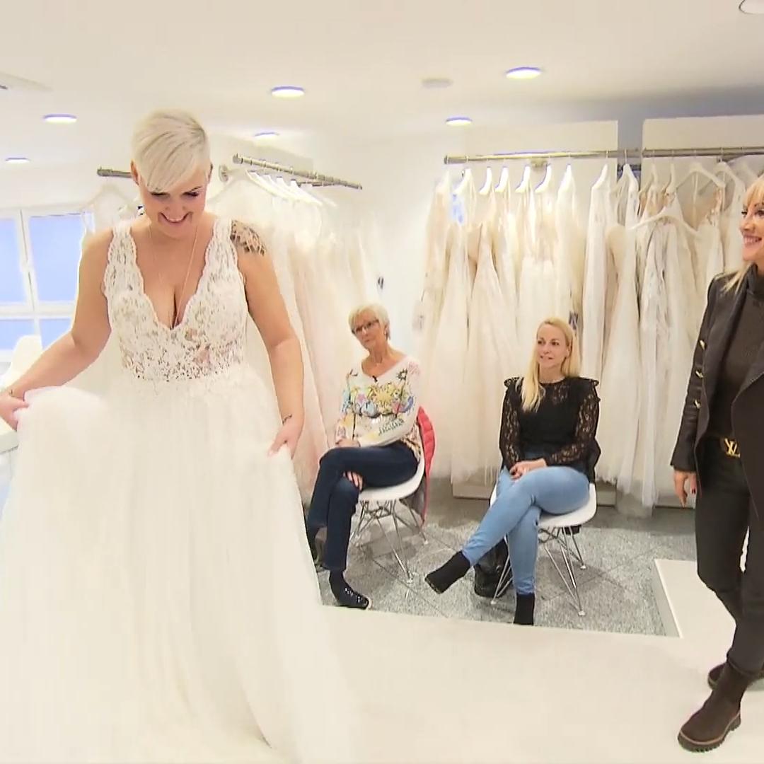 Julias kritischem Blick entgeht kein Detail