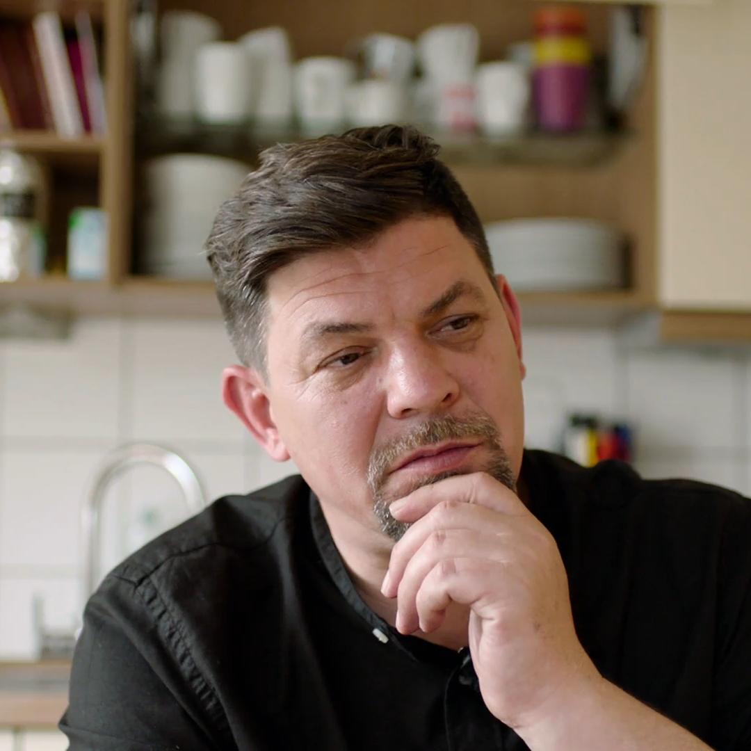 Tim Mälzer muss bei Alexander Wulfs Familie kochen