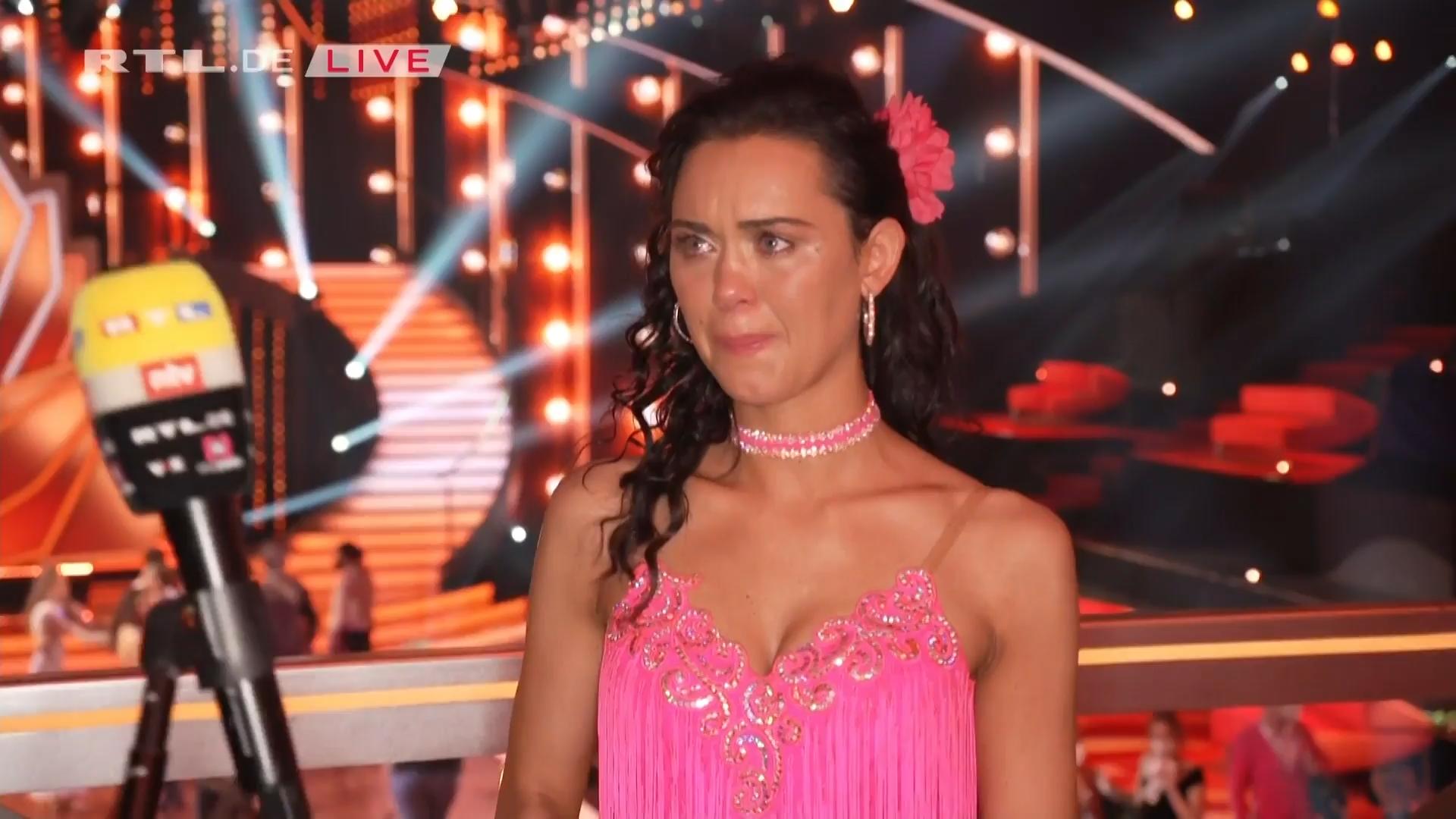 Nach der Show kullern bei Vanessa Neigert die Tränen