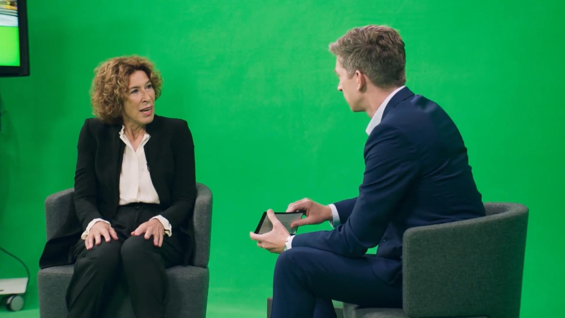 Annette redet sich um Kopf und Kragen