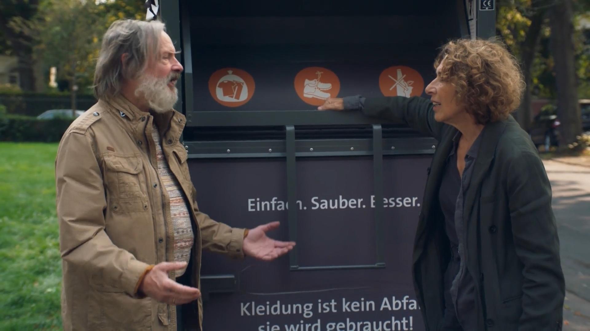 Geständnis vorm Altkleidercontainer