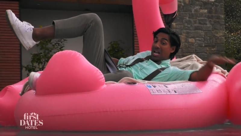 Nic treibt auf dem Flamingo davon