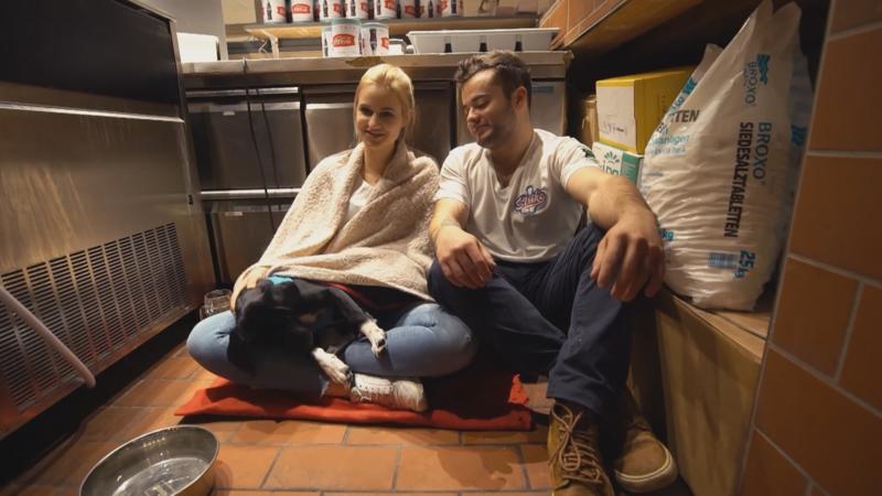 Wie macht sich Bella im Bowling-Betrieb?