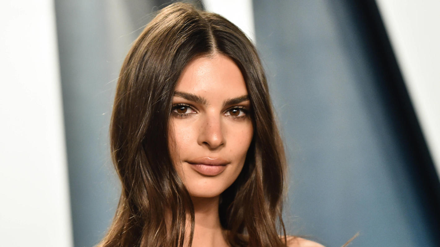 Emily Ratajkowski schockt Fans: Trinkt sie Alkohol während sie ihr Baby