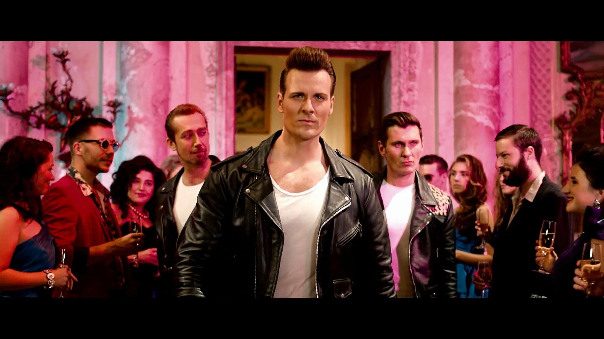The Baseballs covern "Rock Me Amadeus"