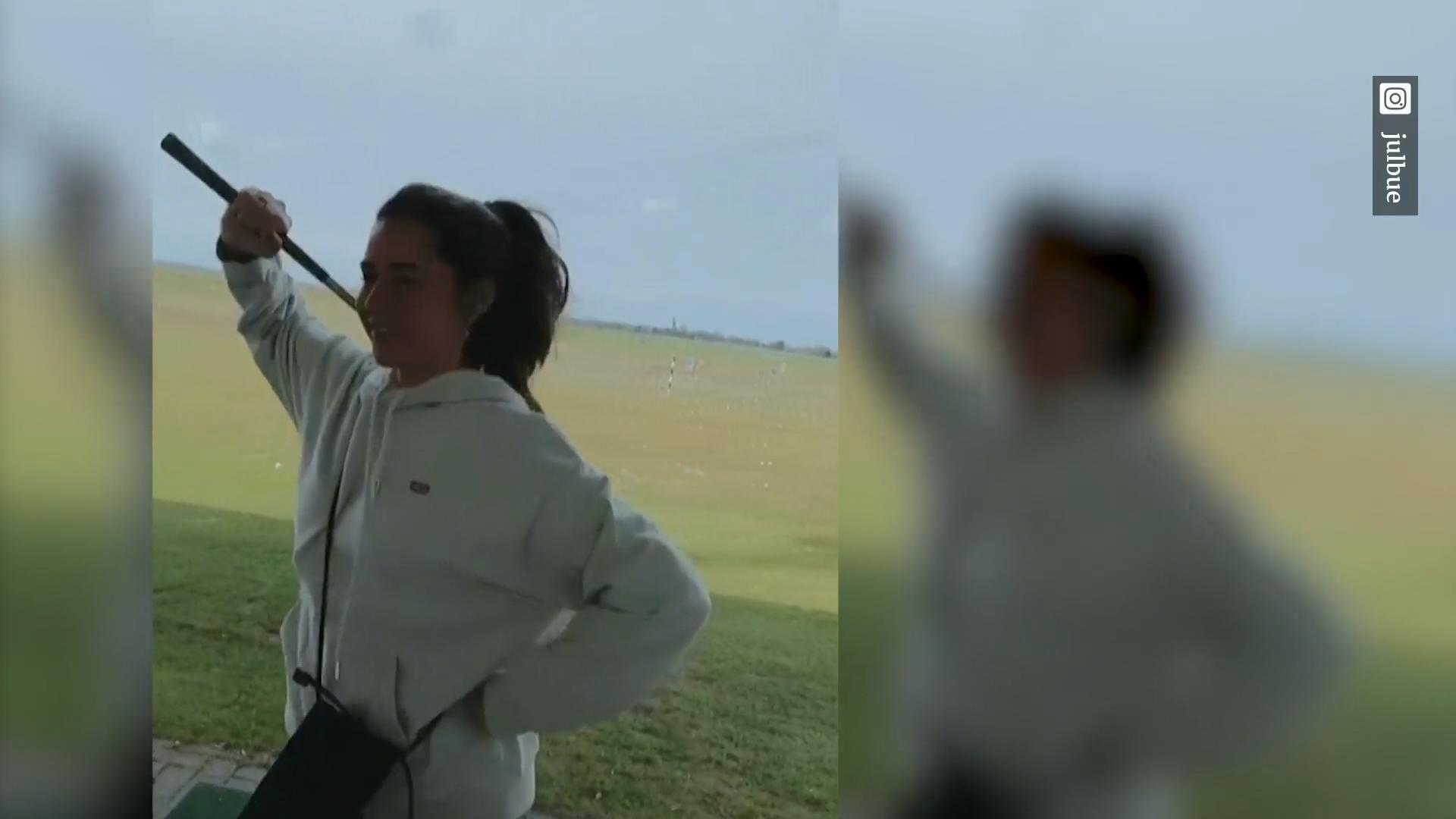 Sarah Lombardi beim Golfen in Hausschuhen