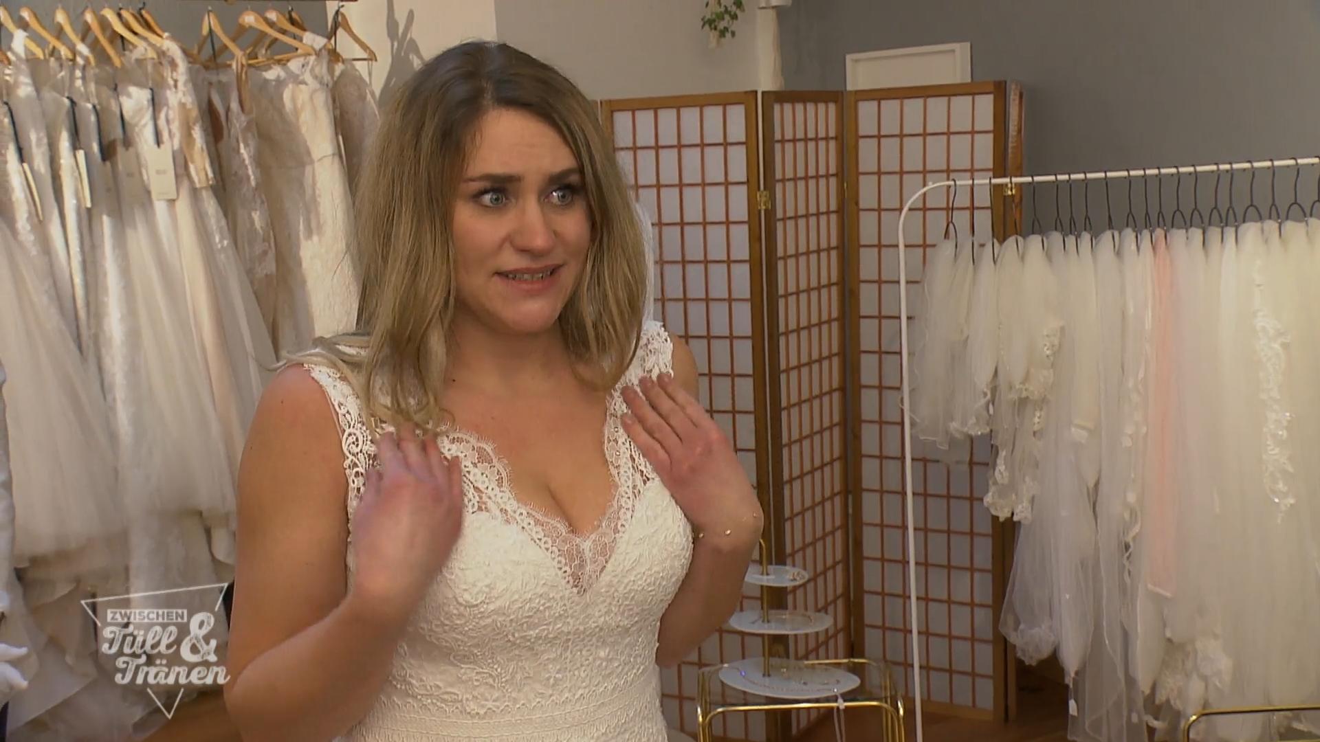 Ines braucht ein zweites Kleid