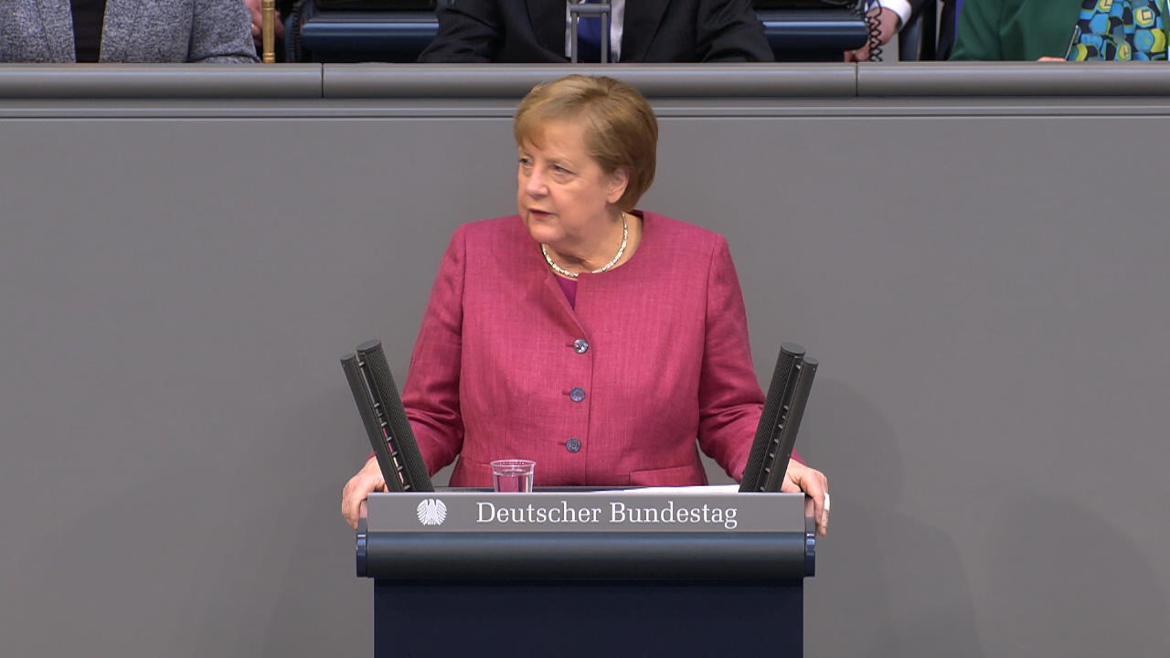 Zwischenrufe unterbrechen Merkel - Schäuble schreitet ein