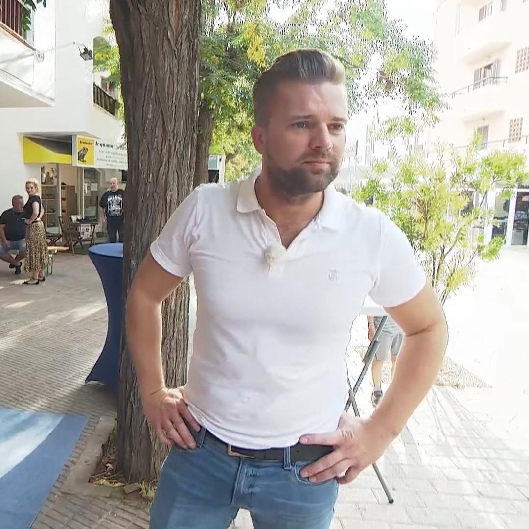 Auswanderin Jenny hat Dennis gebucht!