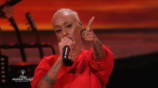 Hier wird Nura zum "Freedom-Fighter"