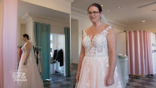 Carmens Kleid macht eine Bombenfigur