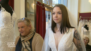 Danielas Kleid setzt ihre Figur in Szene