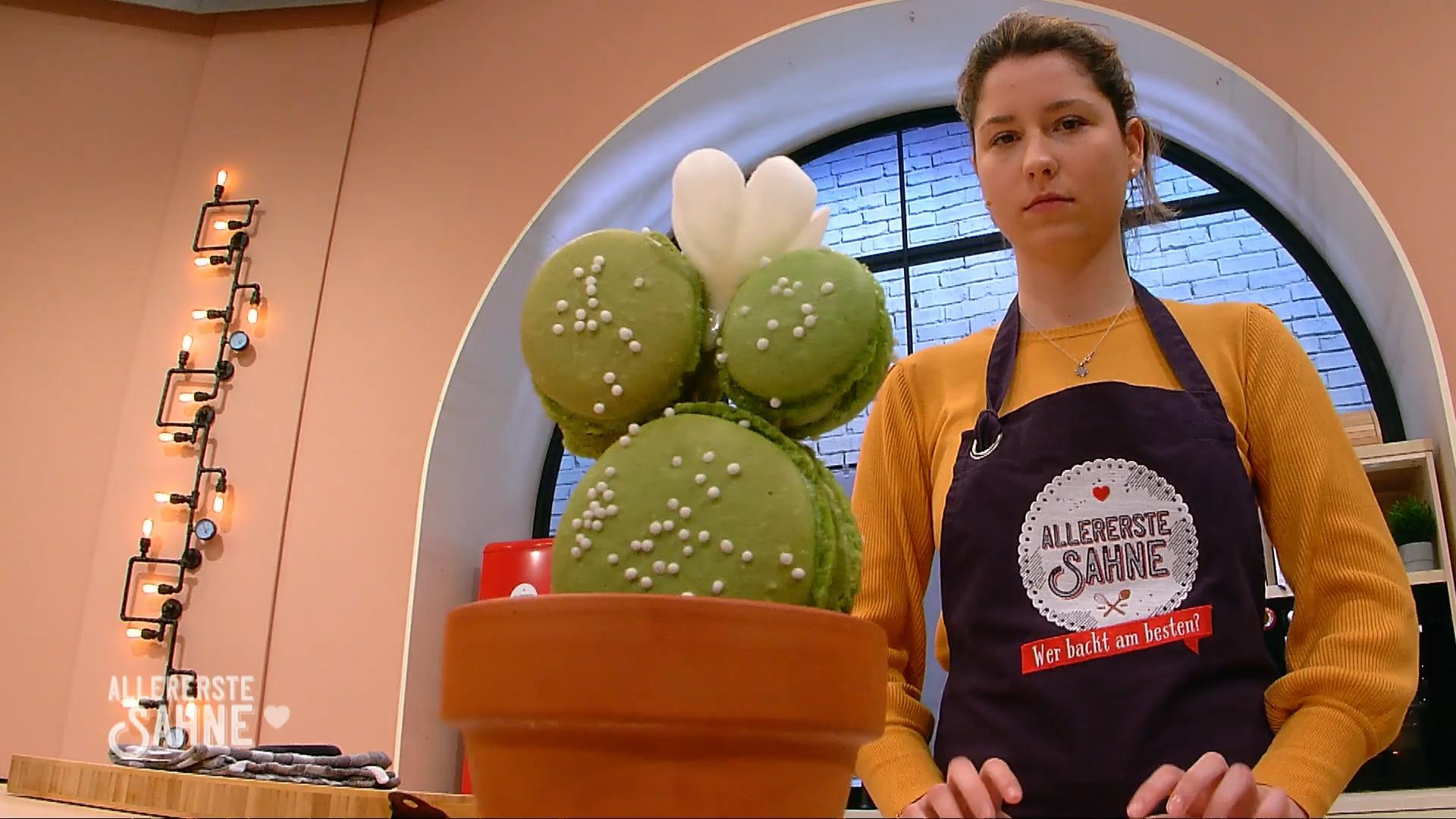 Anna staunt über Jessicas Kaktus-Macarons