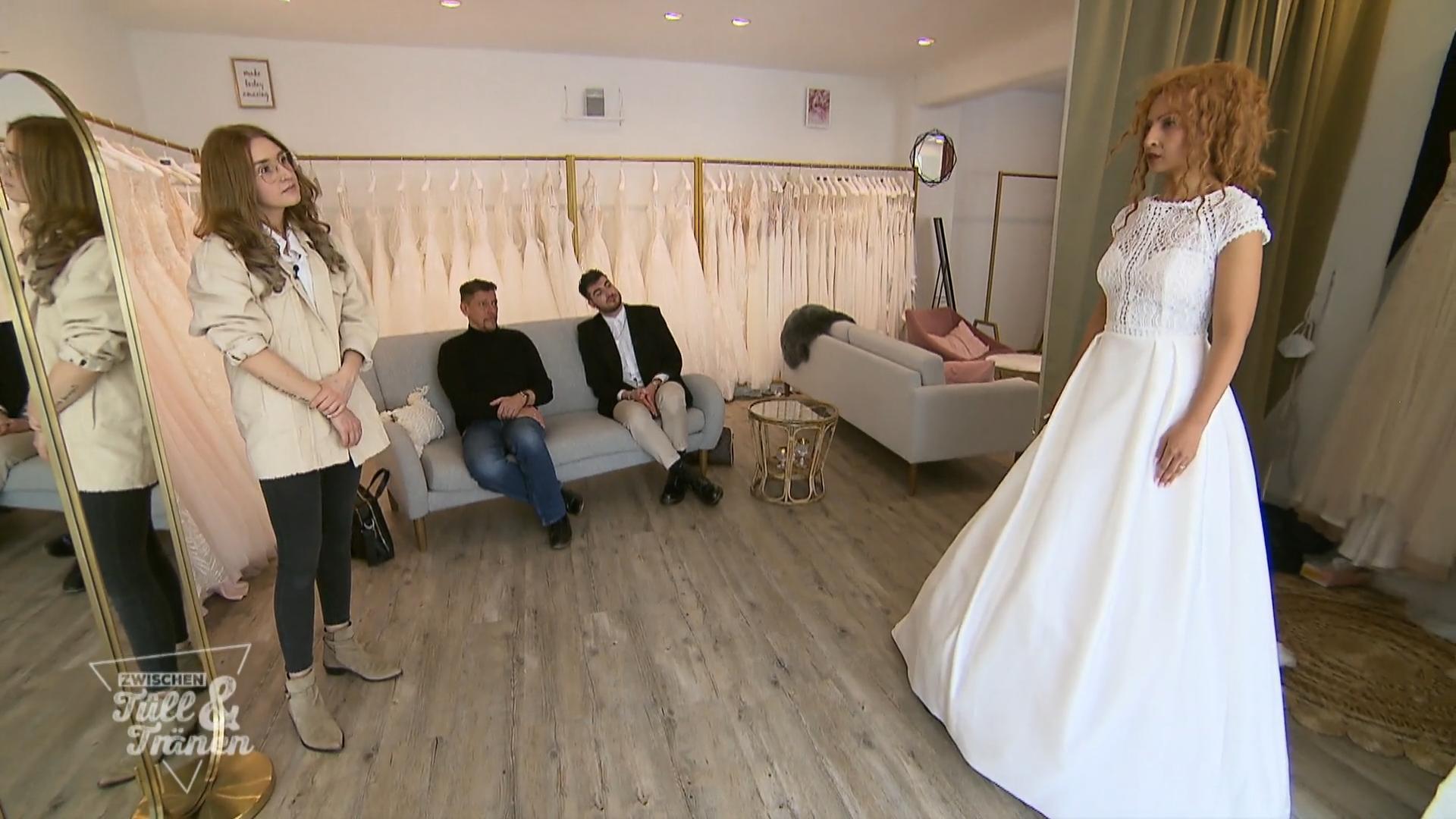 Kein Kleid im Laden erfüllt alle Ansprüche
