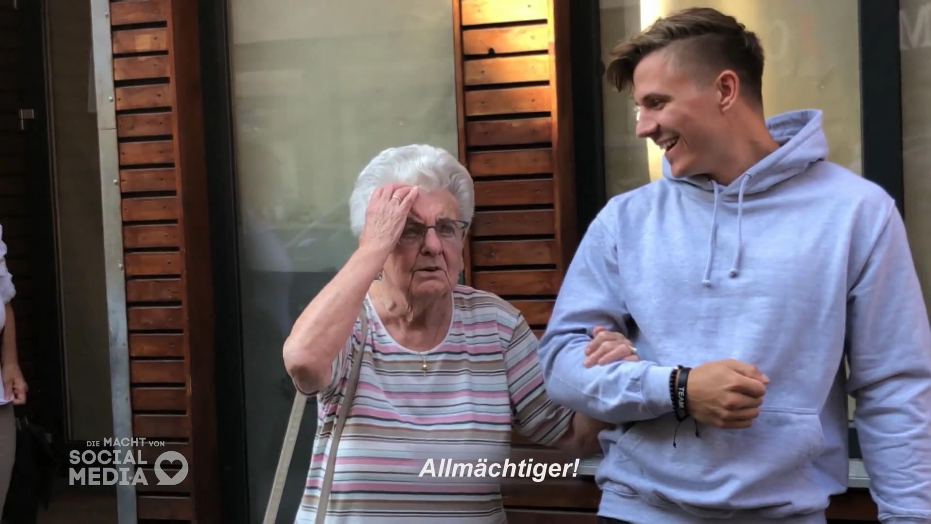 Wie kann Chris seiner Oma Lissi zeigen, wie berühmt sie ist?