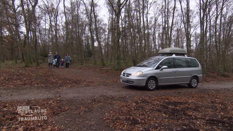 Wie reagiert Familie Mamais auf Panagiotas Überraschung?