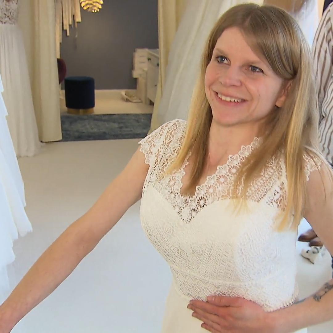 Sina braucht ein besonderes Kleid
