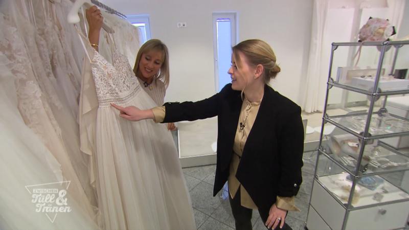 Nina findet einfach kein Kleid