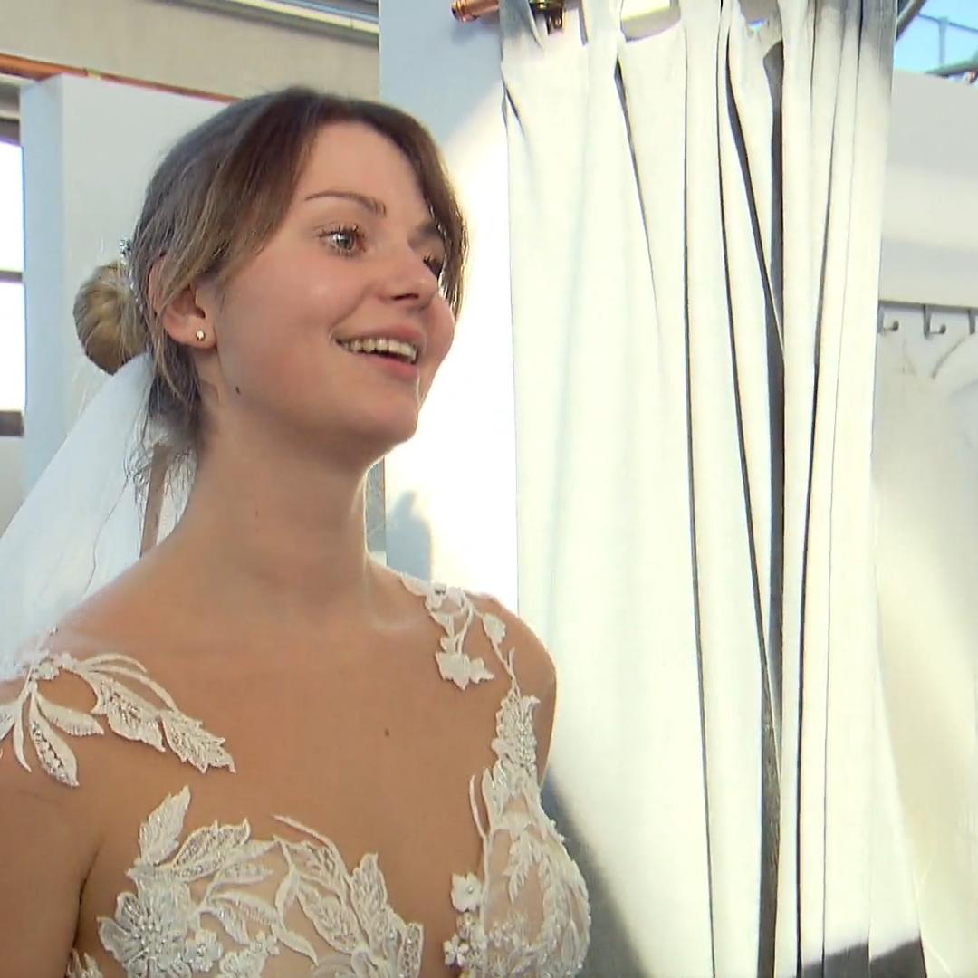 Katja besitzt kein einziges Kleid