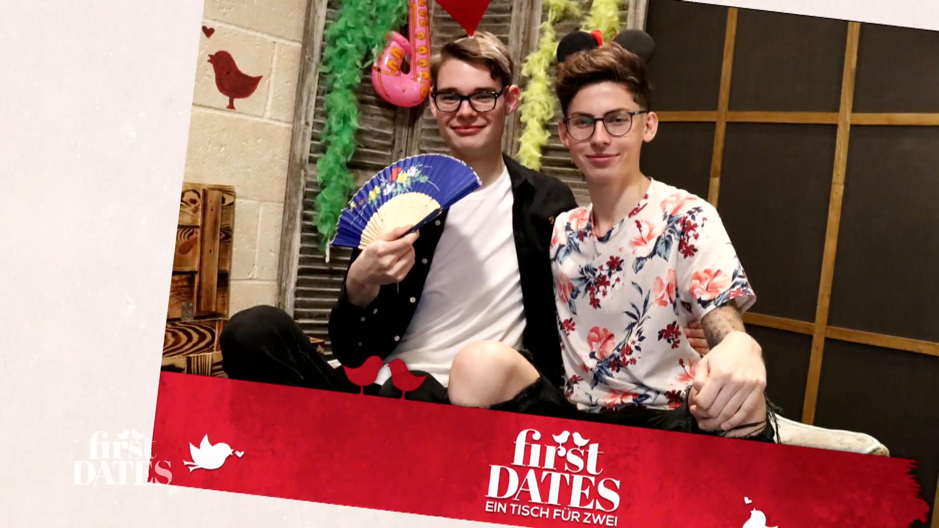 Tim ist hingerissen von seinem Datepartner Kevin!