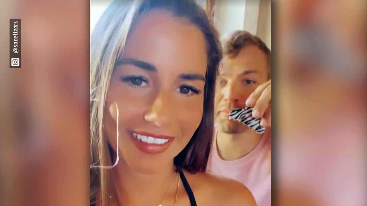 Julian Engels macht seiner Sarah die Haare