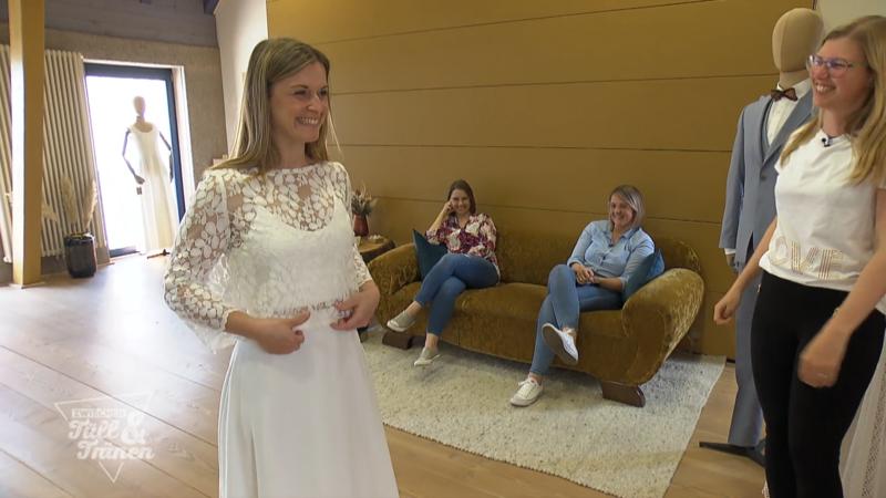 Katharina ist zufrieden mit ihrem Zweiteiler