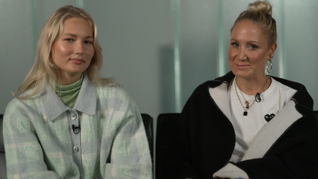 Janine Kunze und Tochter Lilli zur Bundestagswahl