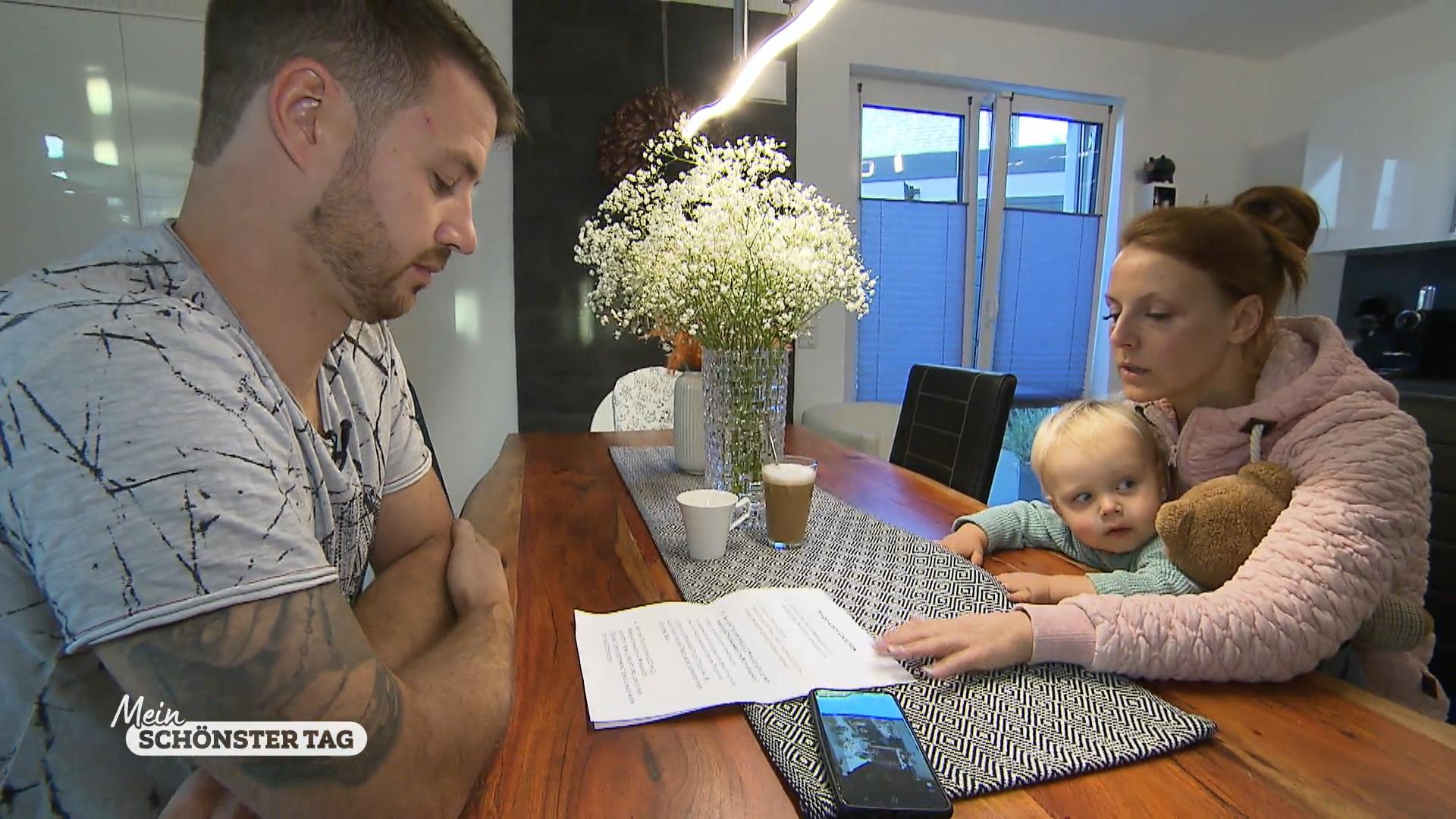 Bräutigam Eric muss den Festsaal dekorieren