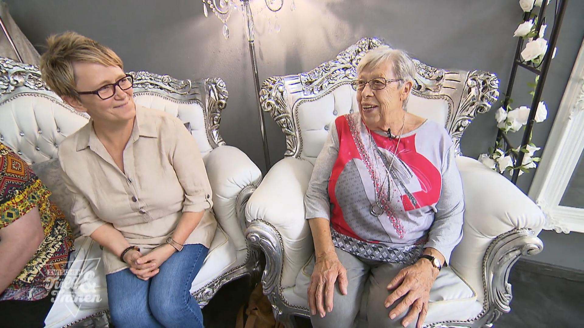 Braut Lena hat ihre Oma Sieglinde dabei