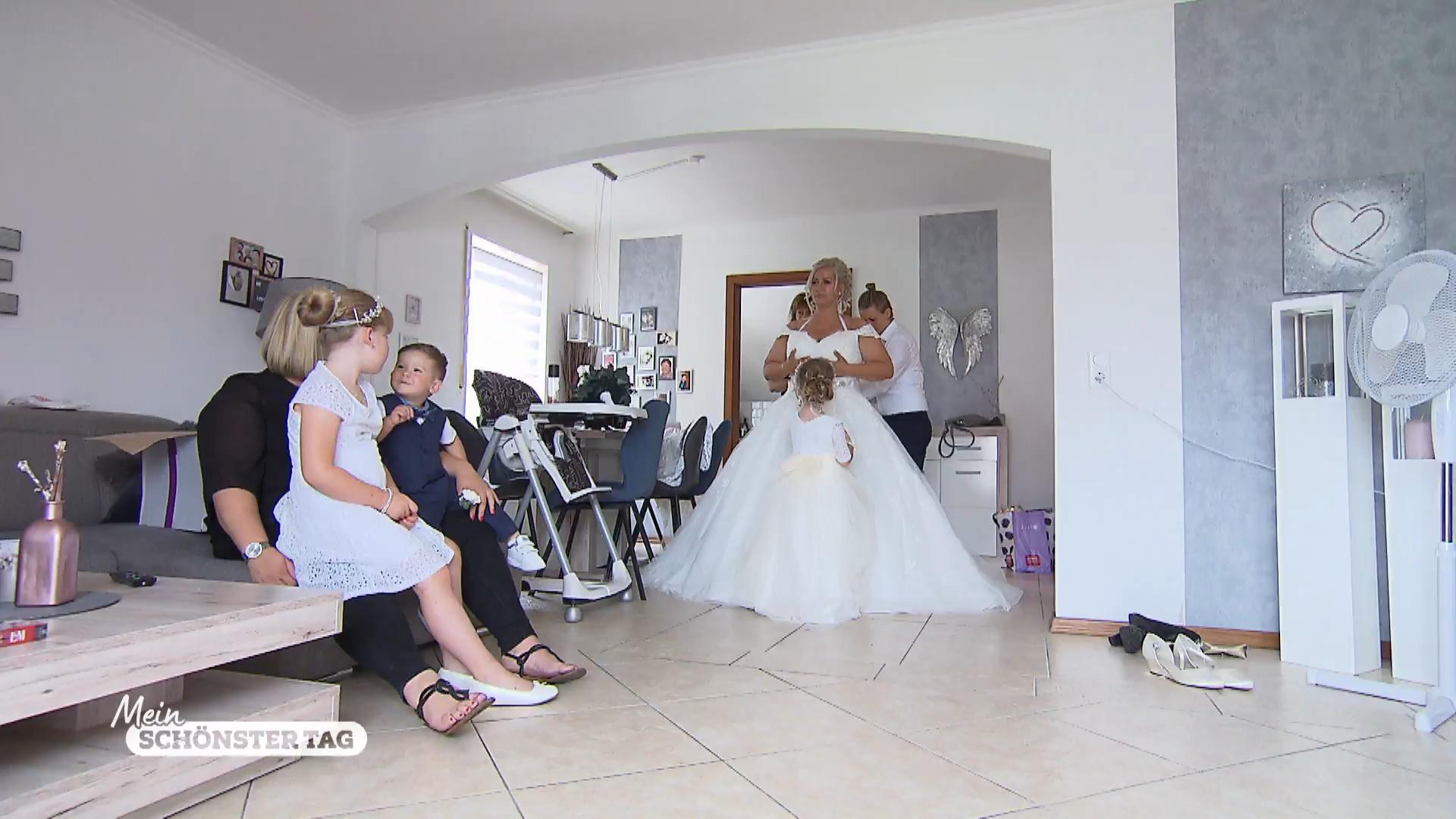 Noch 30 Minuten bis zur Abfahrt zur Kirche