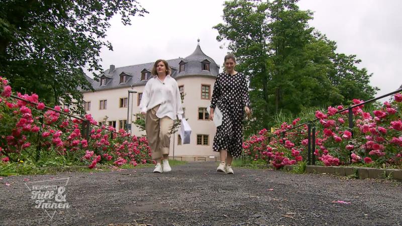 Sie haben ein Brautmodengeschäft im Schloss